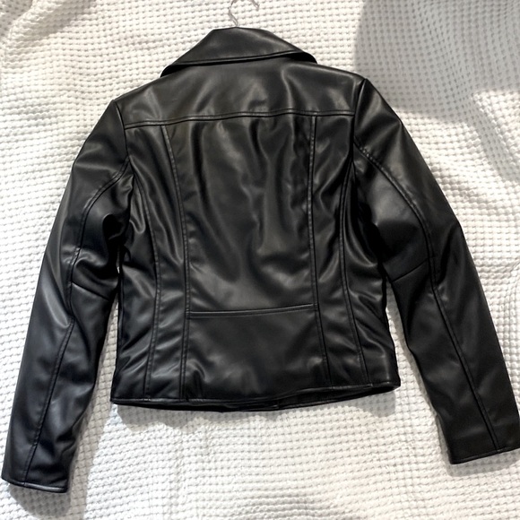 NWT DKNY SOFT WATER-RESISTANT FAUX LEATHER MOTO JACKET. SIZE S - Picture 4 of 6